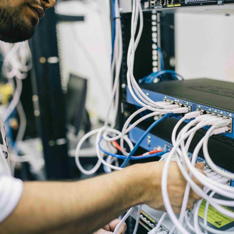 technicien de proximité pour réaliser des opérations en datacenter
